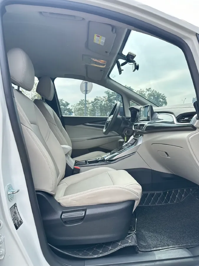 2020 MAXUS Euniq 5 BEV 52.5KWH,autocango,china used car exporter,china ev exporter,chinese used car exporter,chinese used ev exporter