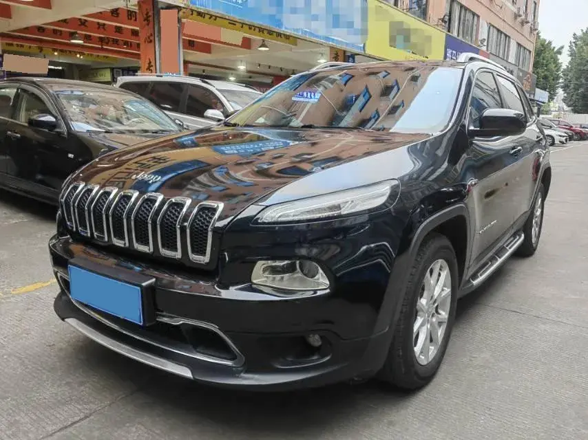 2017 Jeep Cherokee 2.0L 155HP L4 9AT