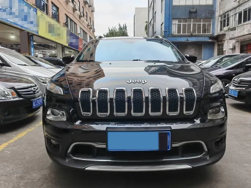 2017 Jeep Cherokee 2.0L 155HP L4 9AT,autocango,china used car exporter,china ev exporter,chinese used car exporter,chinese used ev exporter