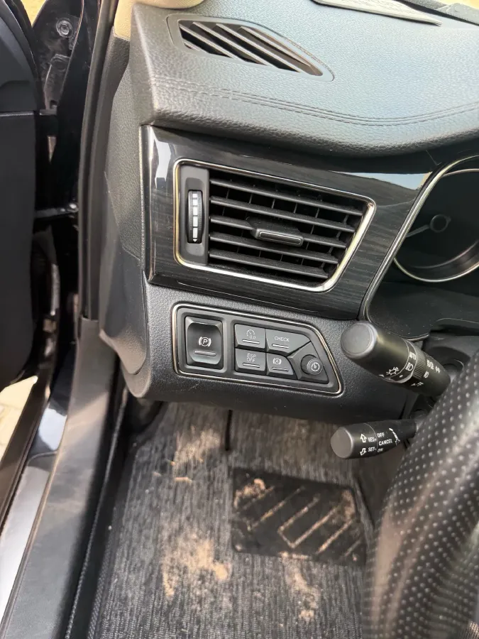 2018 HongQi H7 2.0T 204HP L4 6AT,autocango,china used car exporter,china ev exporter,chinese used car exporter,chinese used ev exporter