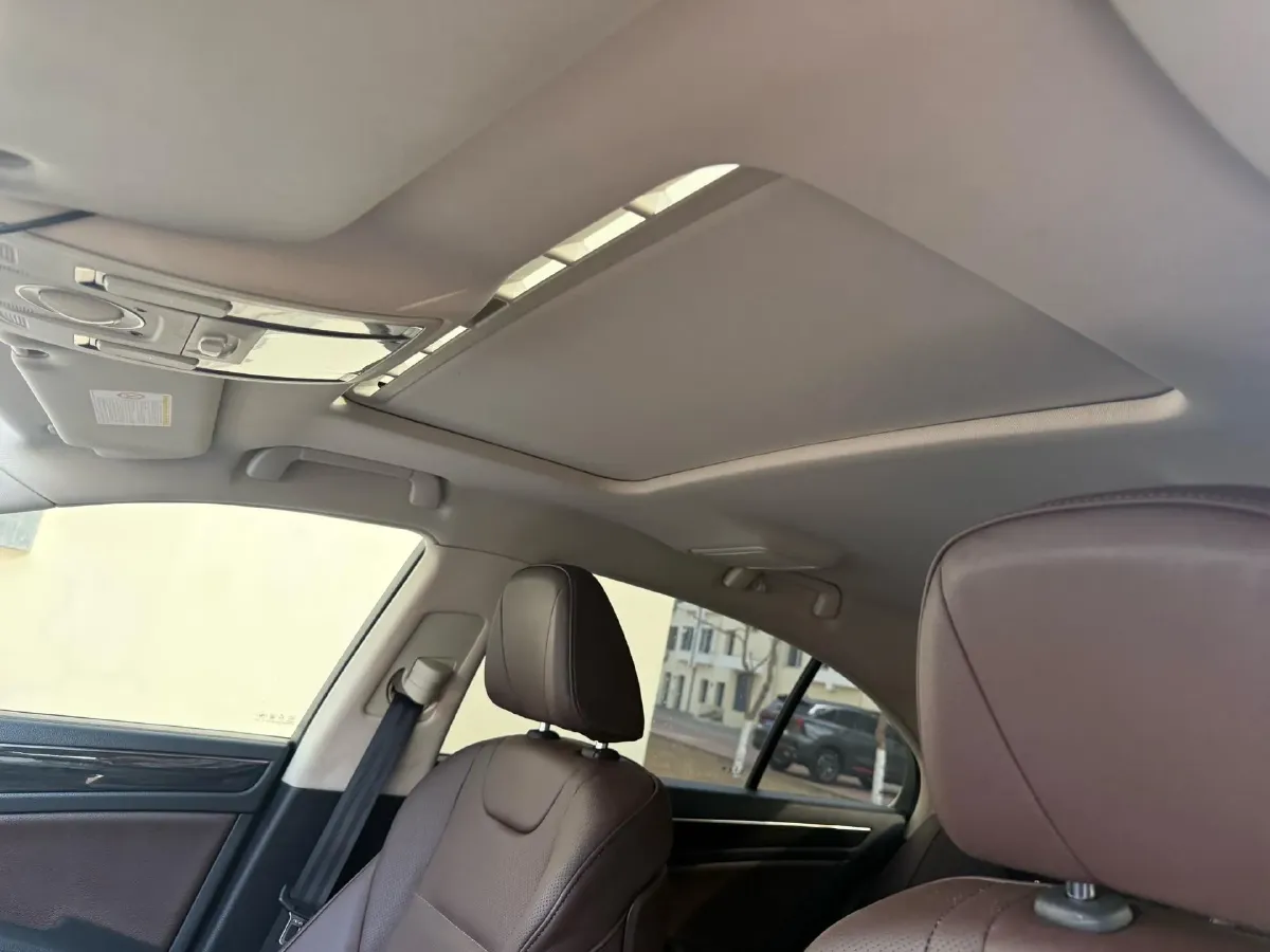 2018 HongQi H7 2.0T 204HP L4 6AT,autocango,china used car exporter,china ev exporter,chinese used car exporter,chinese used ev exporter