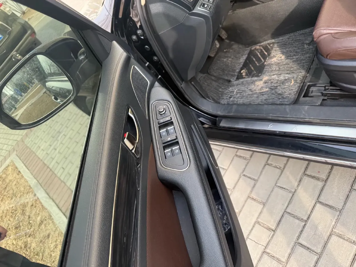 2018 HongQi H7 2.0T 204HP L4 6AT,autocango,china used car exporter,china ev exporter,chinese used car exporter,chinese used ev exporter