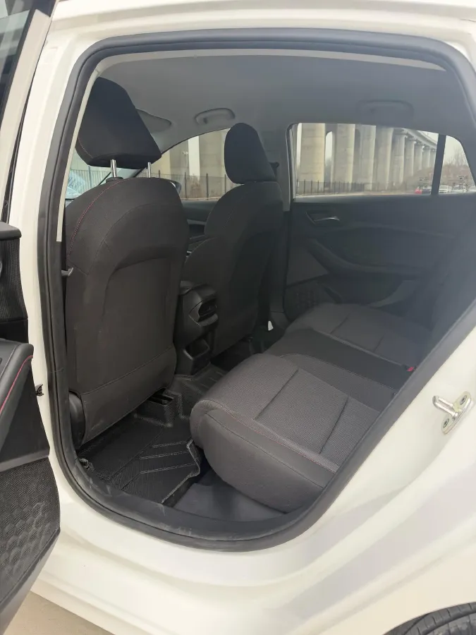 2023 MG 5 1.5L 129HP L4 5MT,autocango,china used car exporter,china ev exporter,chinese used car exporter,chinese used ev exporter