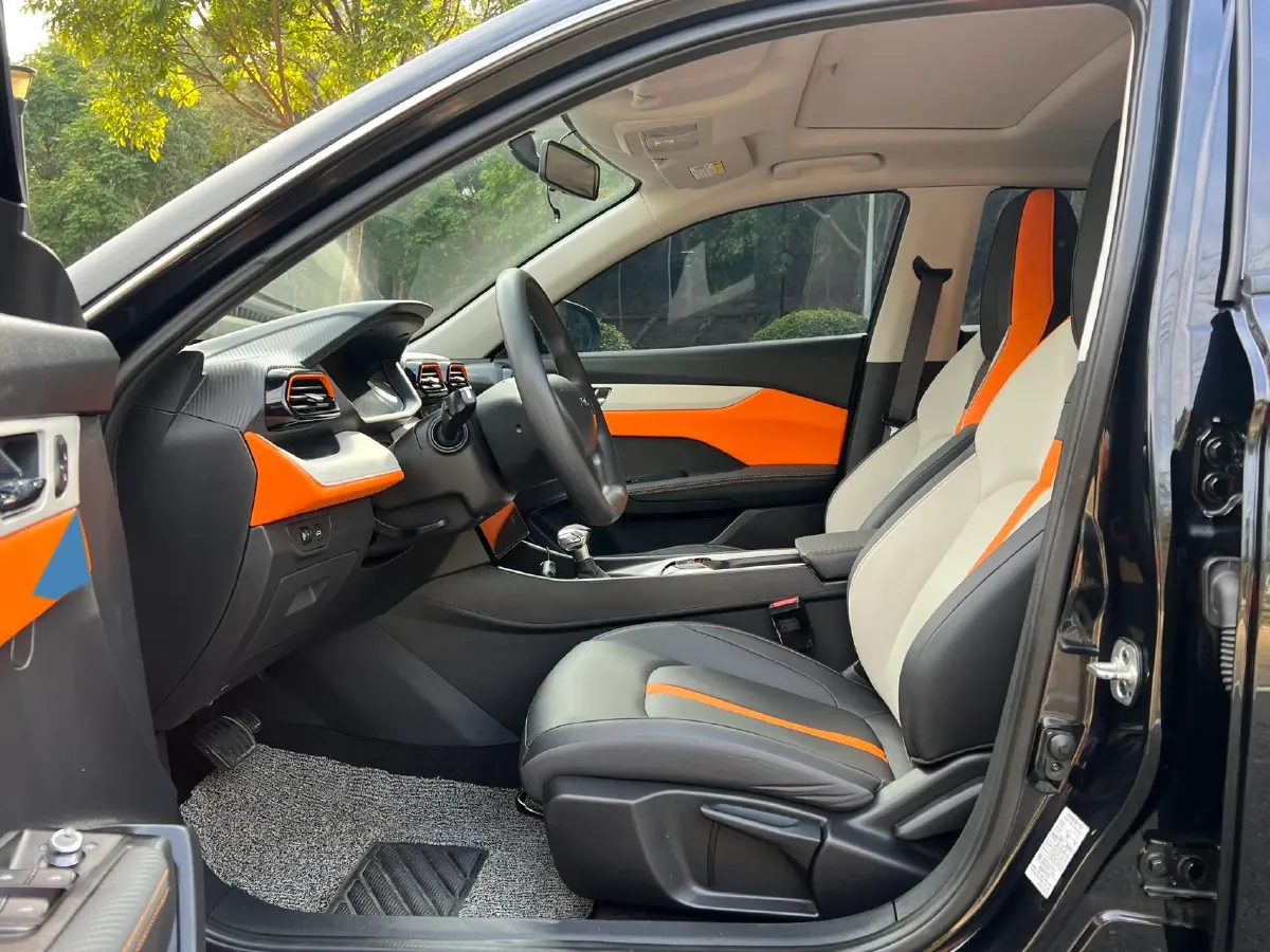 2023 DongFeng Aeolus YiXuan 1.5L 125HP L4 6DCT,autocango,china used car exporter,china ev exporter,chinese used car exporter,chinese used ev exporter