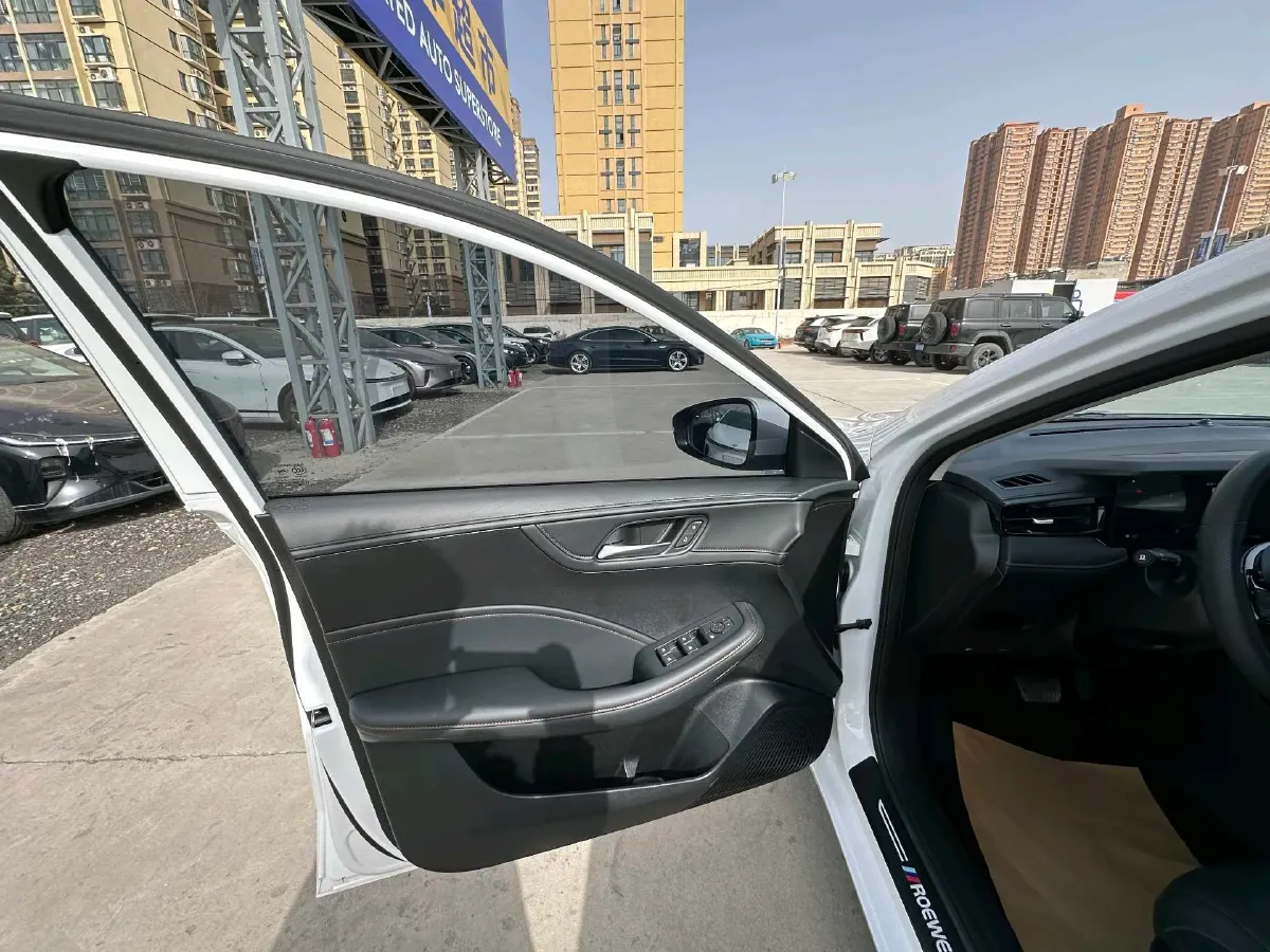 2023 Roewe i5 1.5L 129HP L4 CVT,autocango,china used car exporter,china ev exporter,chinese used car exporter,chinese used ev exporter