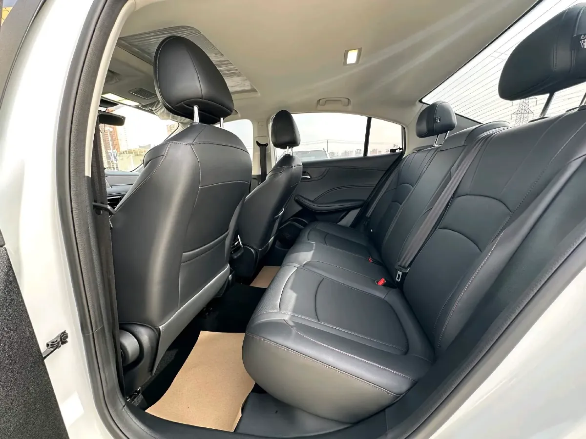 2023 Roewe i5 1.5L 129HP L4 CVT,autocango,china used car exporter,china ev exporter,chinese used car exporter,chinese used ev exporter