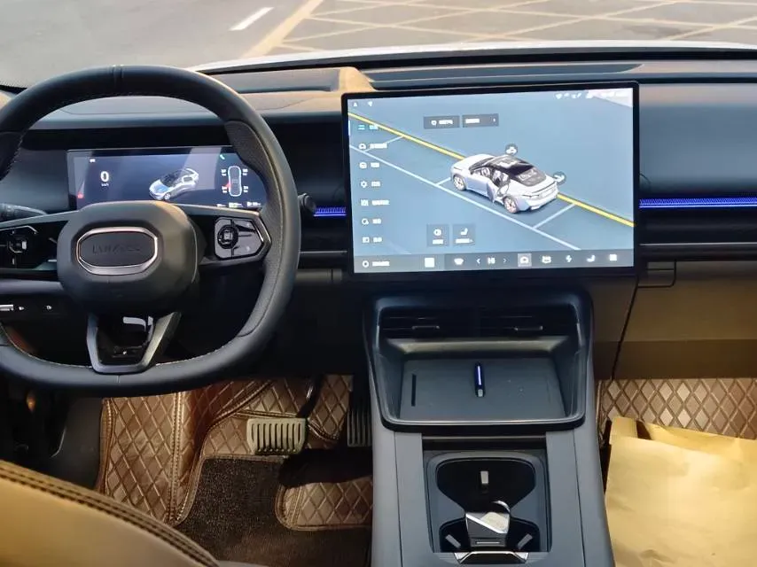 2024 LYNK&CO 07 EM-P 1.5T 163HP L4 3DHT PHEV 18.99KWH,autocango,china used car exporter,china ev exporter,chinese used car exporter,chinese used ev exporter