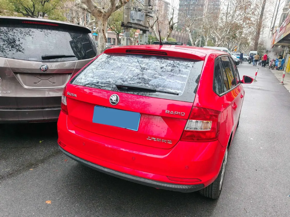 2016 Skoda Rapid Spaceback 1.4L 90HP L4 5MT,autocango,china used car exporter,china ev exporter,chinese used car exporter,chinese used ev exporter