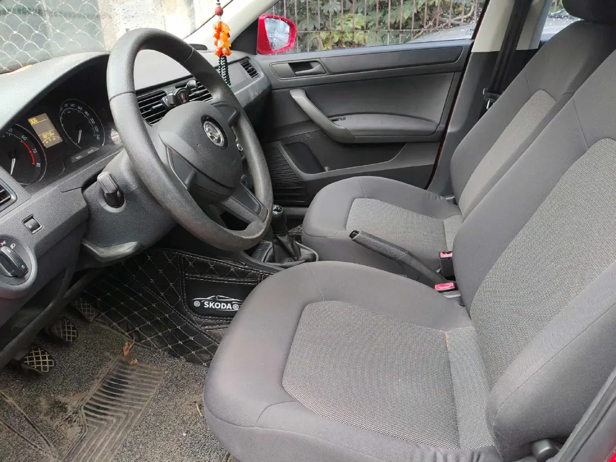 2016 Skoda Rapid Spaceback 1.4L 90HP L4 5MT,autocango,china used car exporter,china ev exporter,chinese used car exporter,chinese used ev exporter