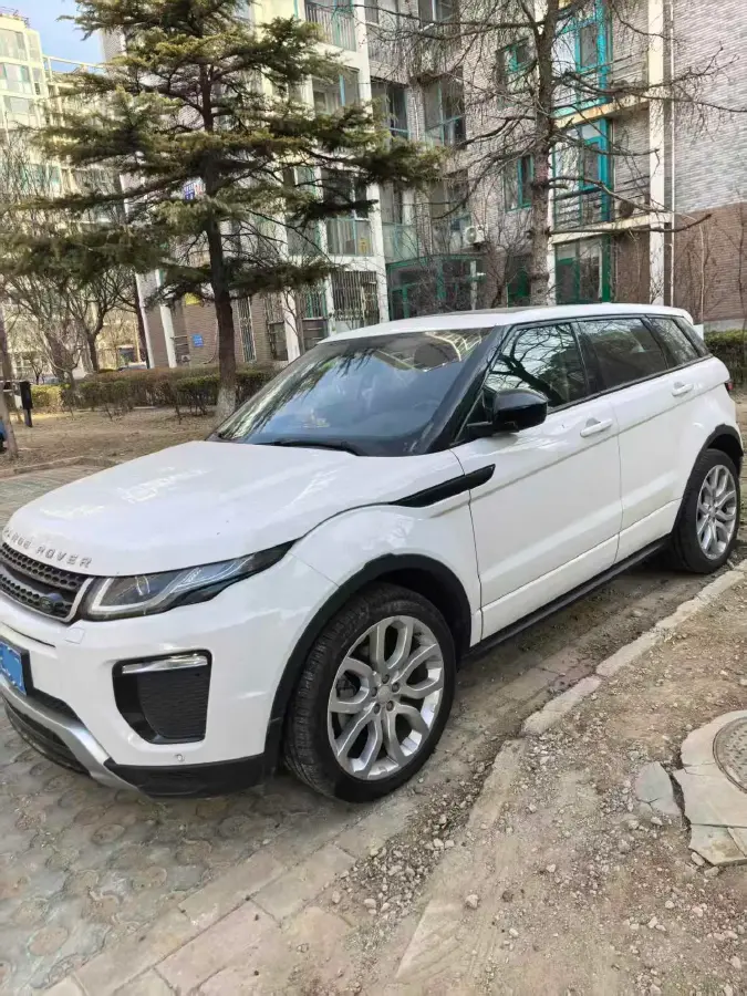 2018 Jaguar F-PACE 2.0T 250HP L4 8AT