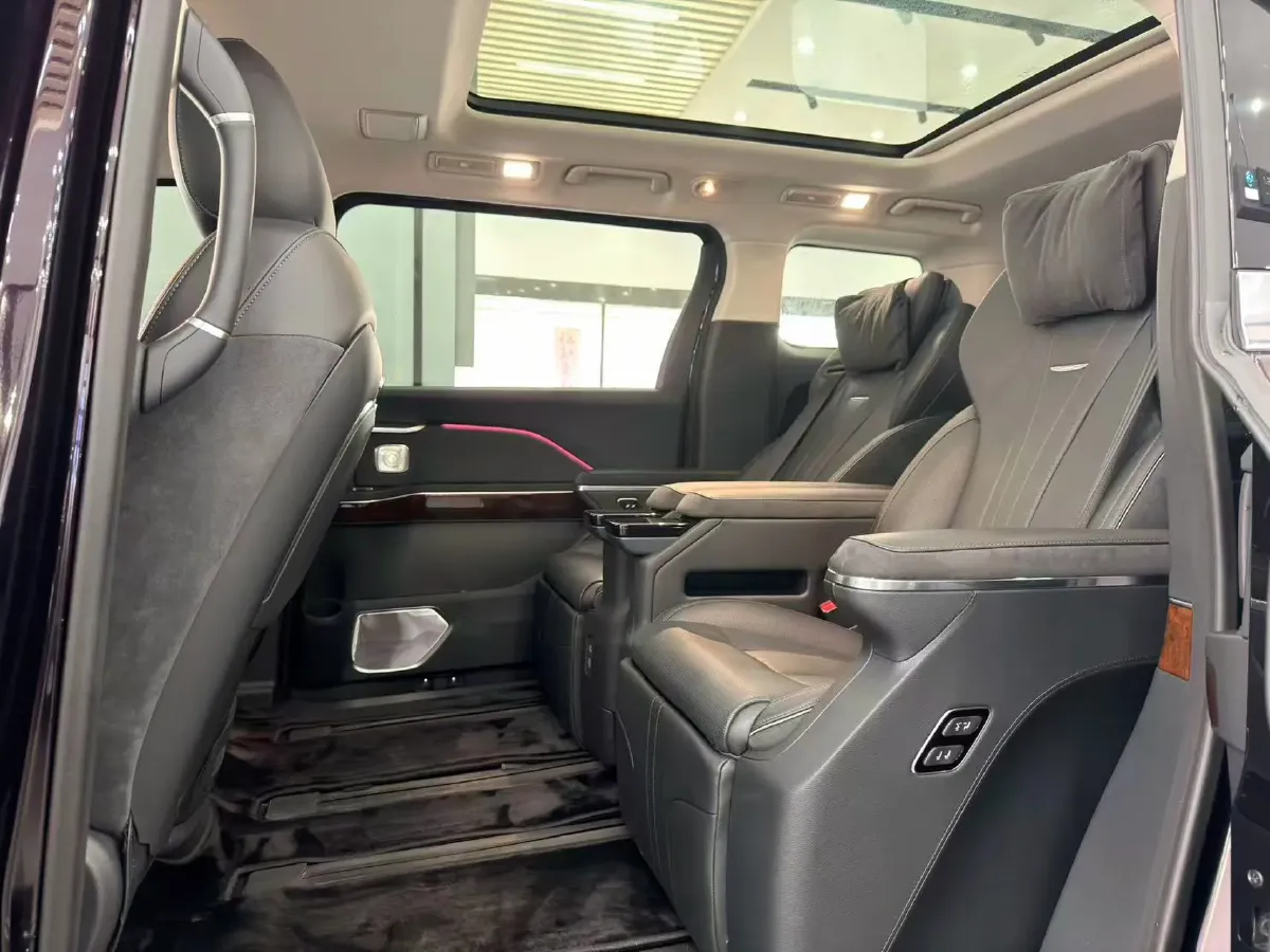 2024 HongQi HQ9 2.0T 163HP L4 1DHT PHEV 20.14KWH,autocango,china used car exporter,china ev exporter,chinese used car exporter,chinese used ev exporter