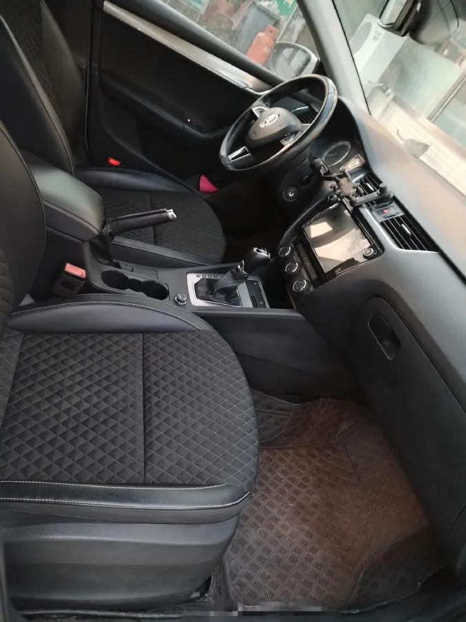 2018 Skoda Octavia 1.6L 110HP L4 6AT,autocango,china used car exporter,china ev exporter,chinese used car exporter,chinese used ev exporter