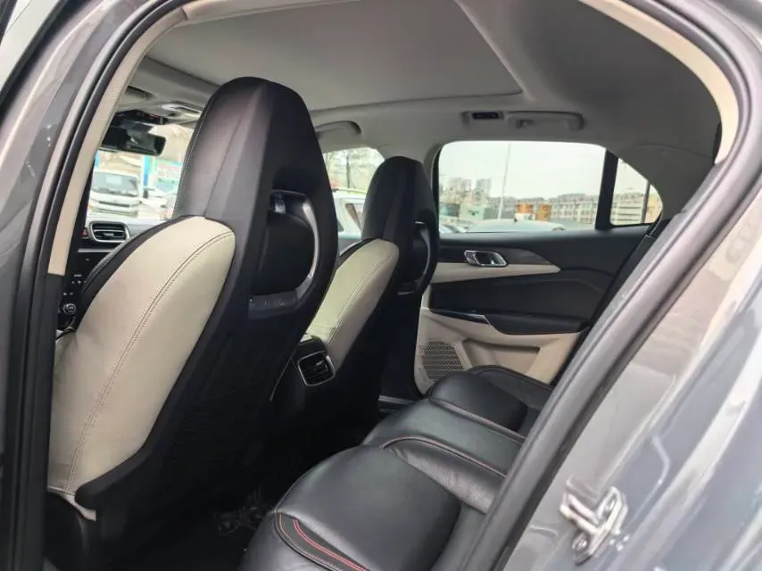 2018 Toyota C-HR 2.0L 171HP L4 CVT,autocango,china used car exporter,china ev exporter,chinese used car exporter,chinese used ev exporter