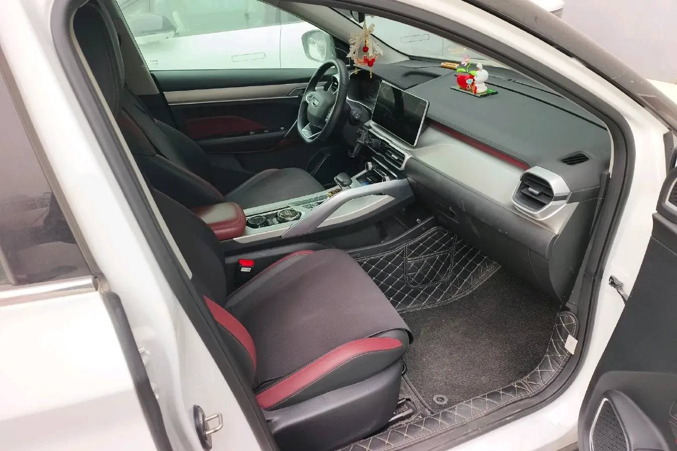 2021 Geely Coolray 1.4T 141HP L4 6DCT,autocango,china used car exporter,china ev exporter,chinese used car exporter,chinese used ev exporter