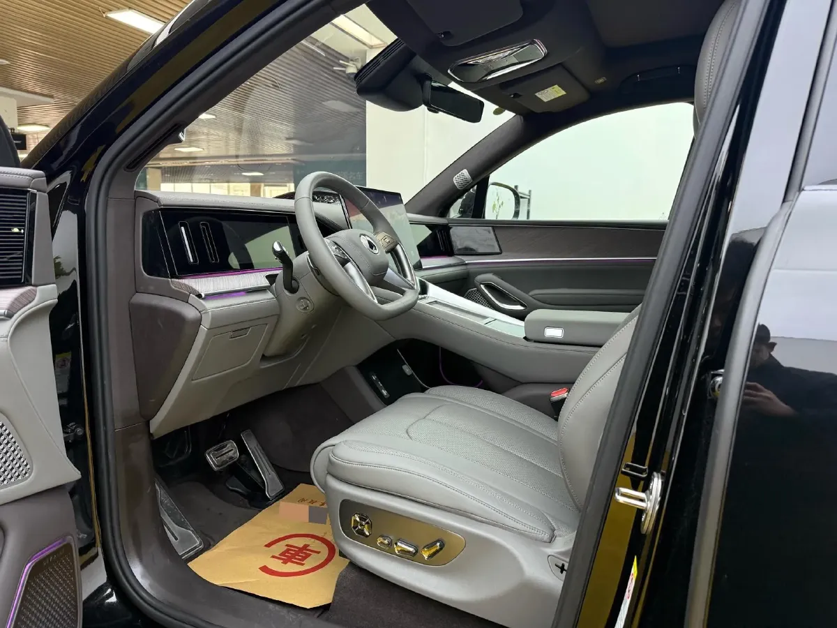 2025 Denza DenzaN9 2.0T 207HP L4 E-CVT PHEV,autocango,china used car exporter,china ev exporter,chinese used car exporter,chinese used ev exporter