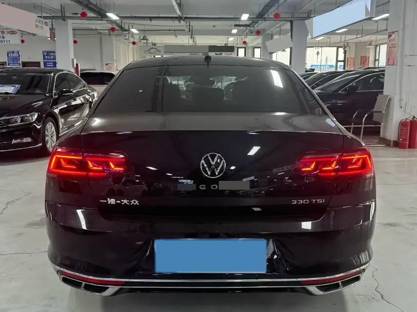2023 Volkswagen Magotan 2.0T 186HP L4 7DCT,autocango,china used car exporter,china ev exporter,chinese used car exporter,chinese used ev exporter