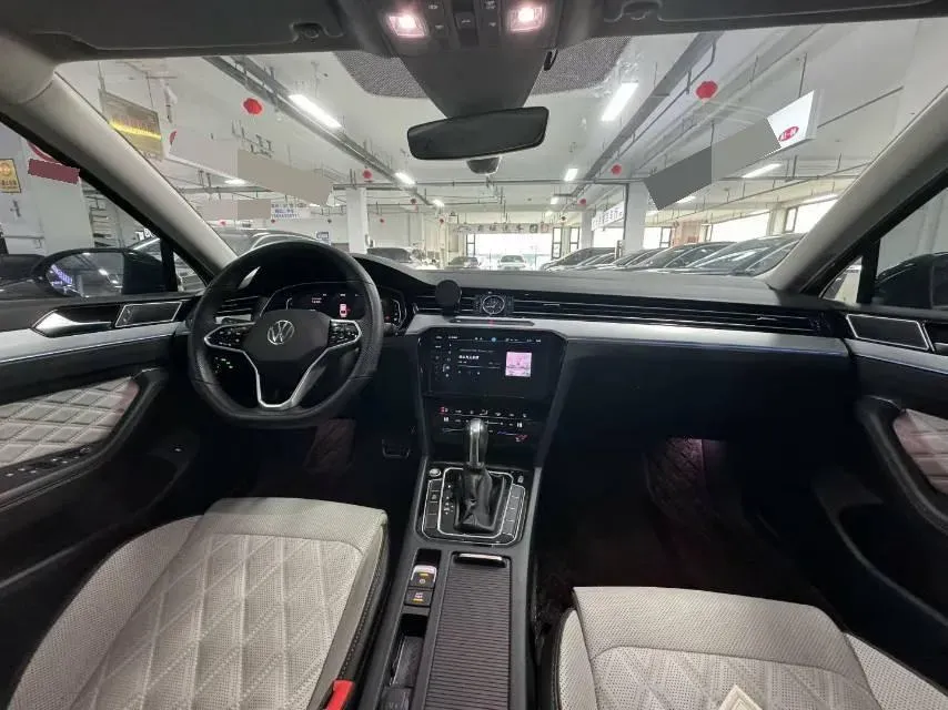 2023 Volkswagen Magotan 2.0T 186HP L4 7DCT,autocango,china used car exporter,china ev exporter,chinese used car exporter,chinese used ev exporter