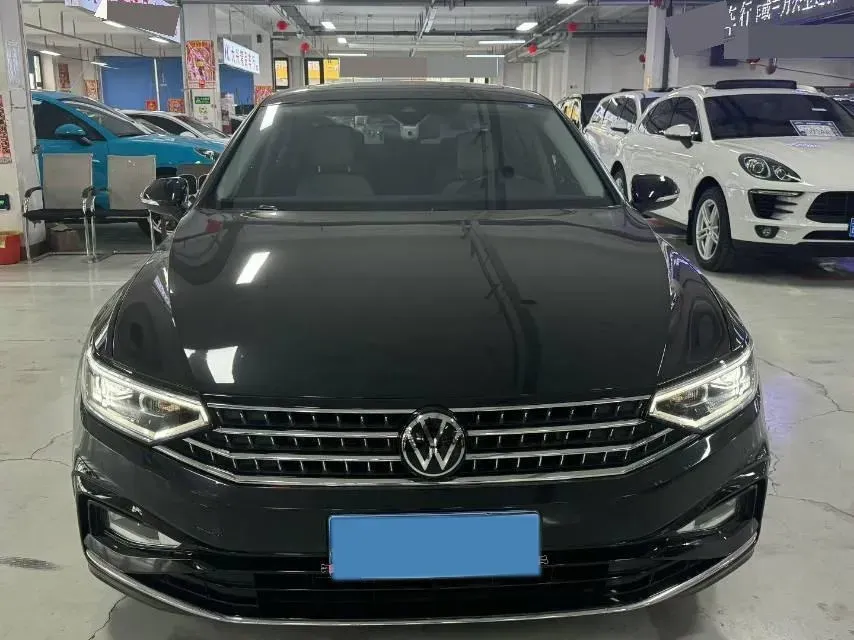 2023 Volkswagen Magotan 2.0T 186HP L4 7DCT,autocango,china used car exporter,china ev exporter,chinese used car exporter,chinese used ev exporter
