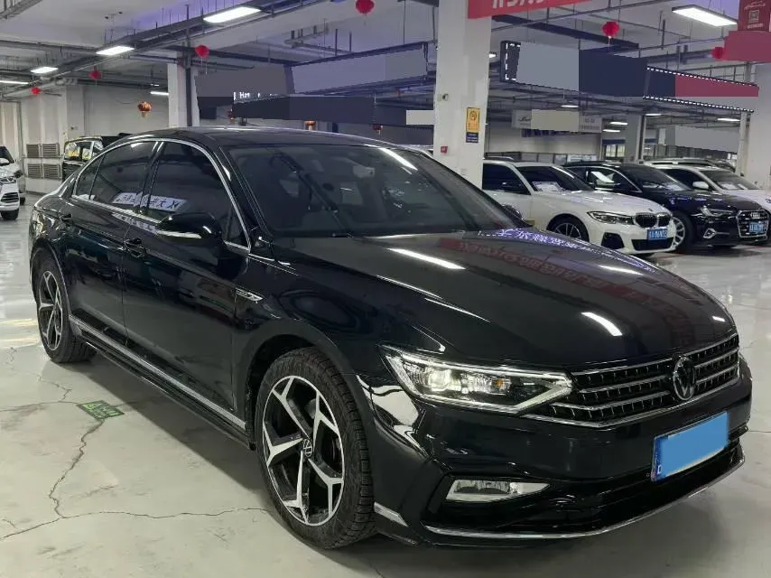 2023 Volkswagen Magotan 2.0T 186HP L4 7DCT,autocango,china used car exporter,china ev exporter,chinese used car exporter,chinese used ev exporter