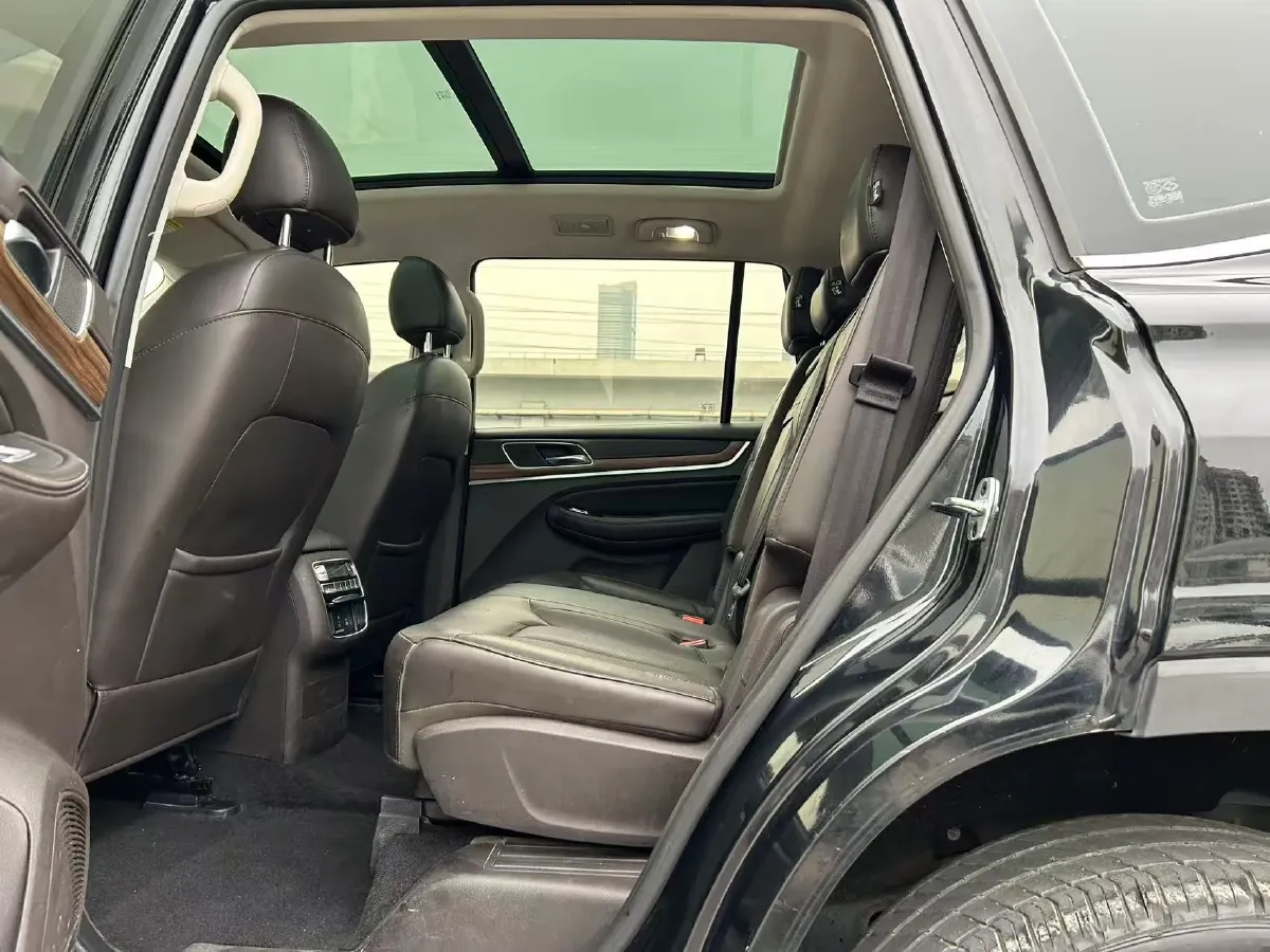 2018 Roewe RX5 2.0T 220HP L4 6DCT,autocango,china used car exporter,china ev exporter,chinese used car exporter,chinese used ev exporter