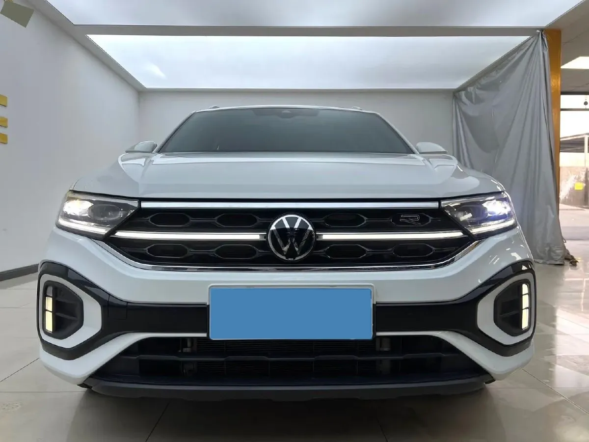 2023 Volkswagen T-Roc 1.5T 160HP L4 7DCT,autocango,china used car exporter,china ev exporter,chinese used car exporter,chinese used ev exporter