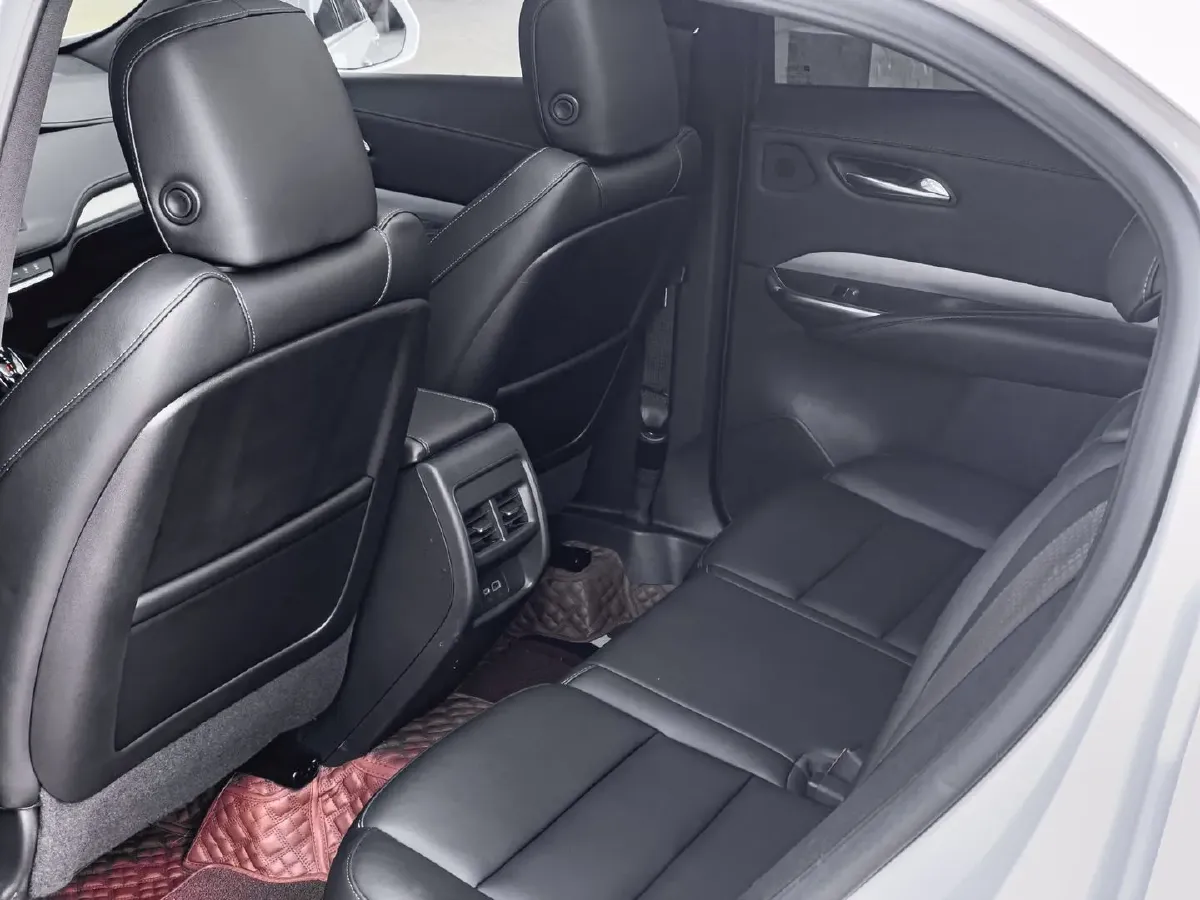 2021 Cadillac XT4 2.0T 237HP L4 9AT,autocango,china used car exporter,china ev exporter,chinese used car exporter,chinese used ev exporter