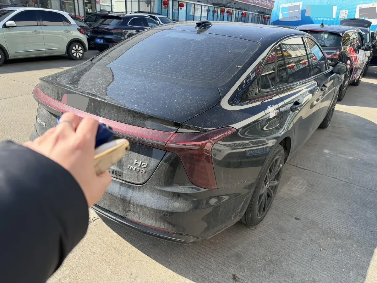 2025 HongQi H5 1.5T 169HP L4 7DCT,autocango,china used car exporter,china ev exporter,chinese used car exporter,chinese used ev exporter