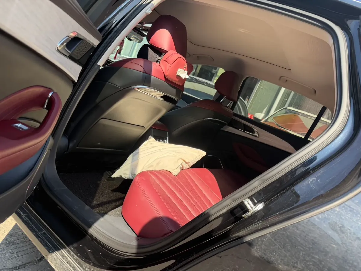 2025 HongQi H5 1.5T 169HP L4 7DCT,autocango,china used car exporter,china ev exporter,chinese used car exporter,chinese used ev exporter