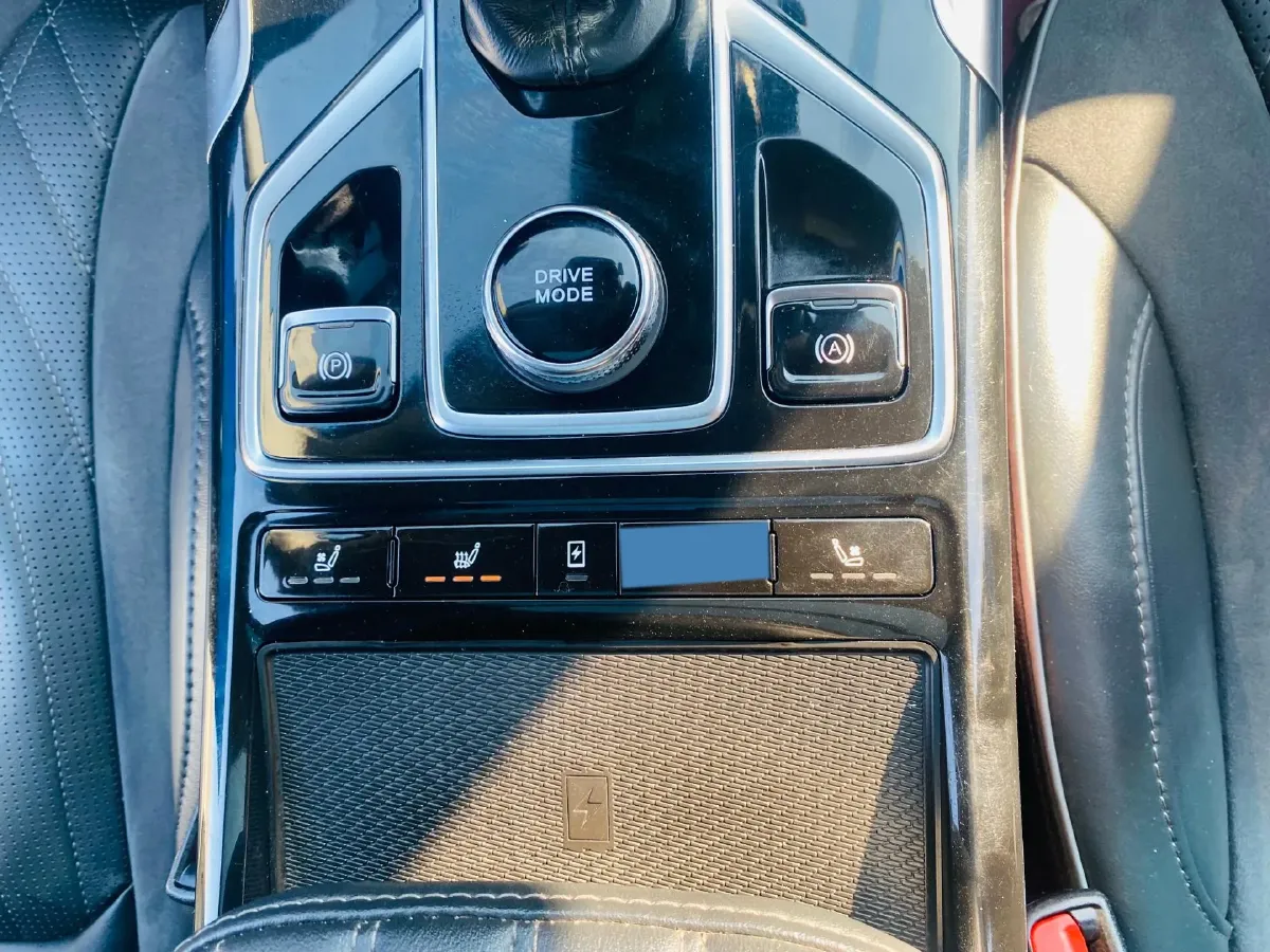 2022 HongQi HS5 2.0T 224HP L4 6AT,autocango,china used car exporter,china ev exporter,chinese used car exporter,chinese used ev exporter