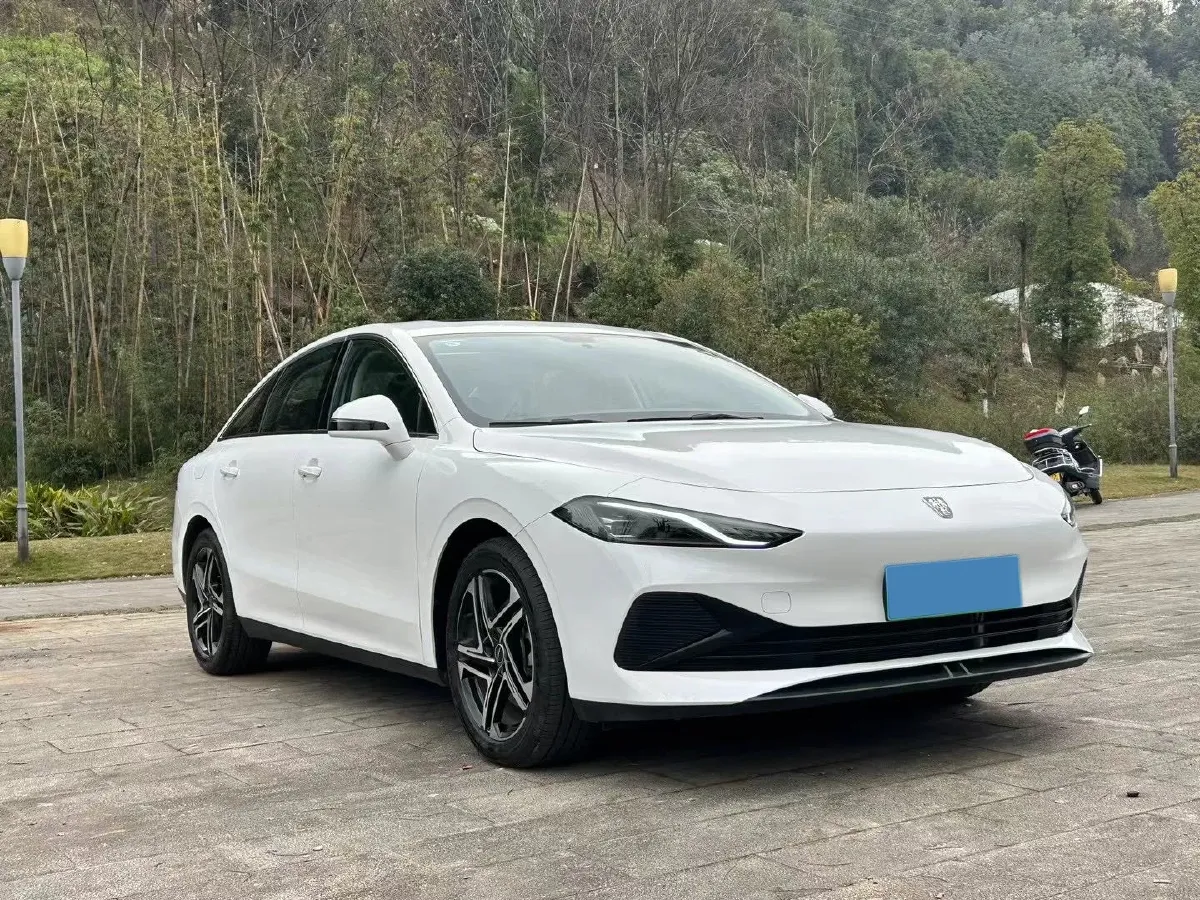 2025 Roewe D7 1.5L 112HP L4 1DHT PHEV 19.7KWH,autocango,china used car exporter,china ev exporter,chinese used car exporter,chinese used ev exporter