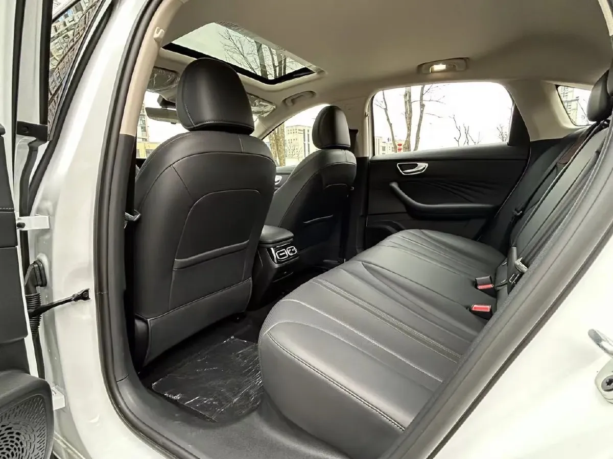 2025 Roewe D7 1.5L 112HP L4 1DHT PHEV 19.7KWH,autocango,china used car exporter,china ev exporter,chinese used car exporter,chinese used ev exporter