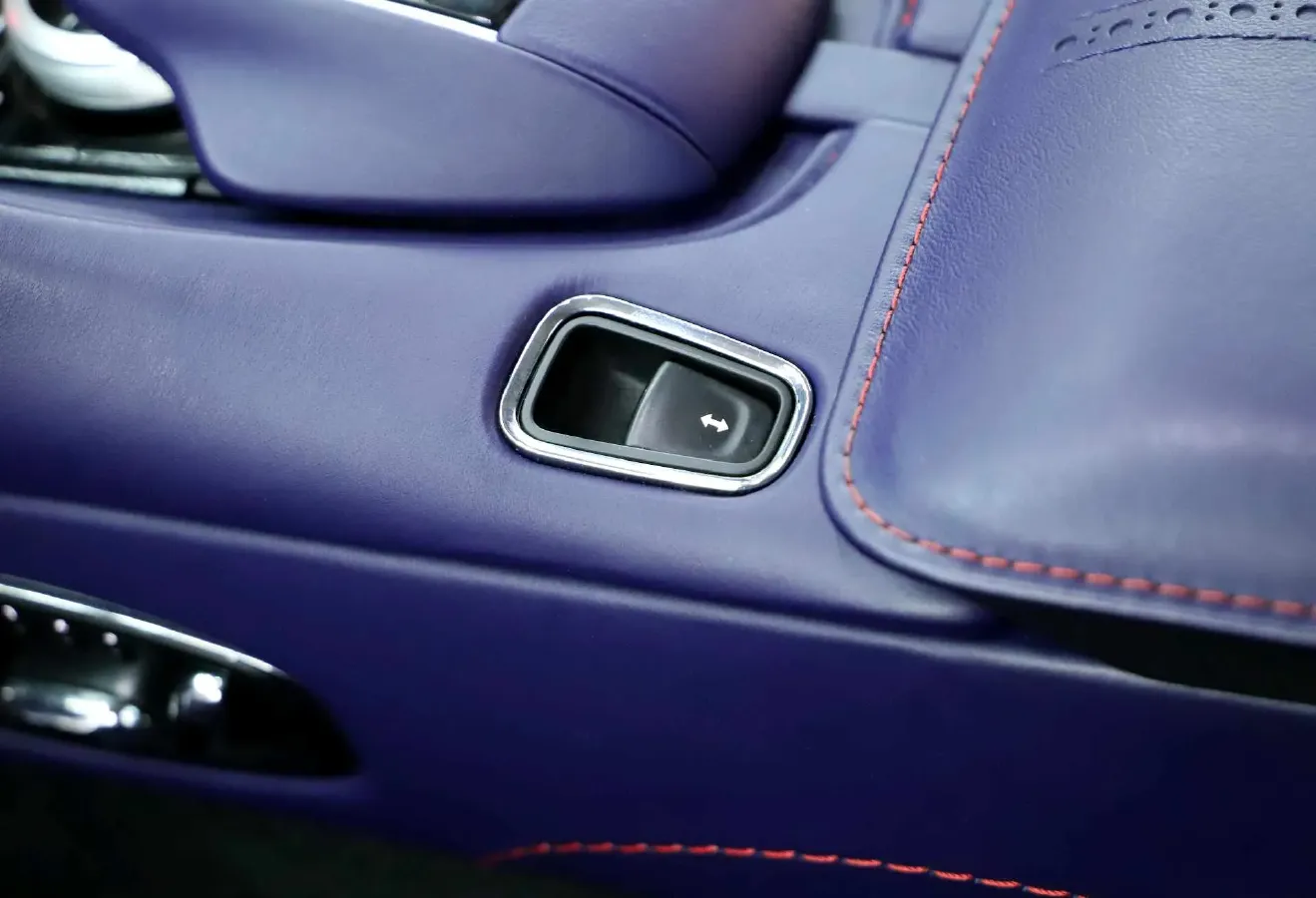 2020 Aston Martin DB11 4.0T 510HP V8 8AT,autocango,china used car exporter,china ev exporter,chinese used car exporter,chinese used ev exporter