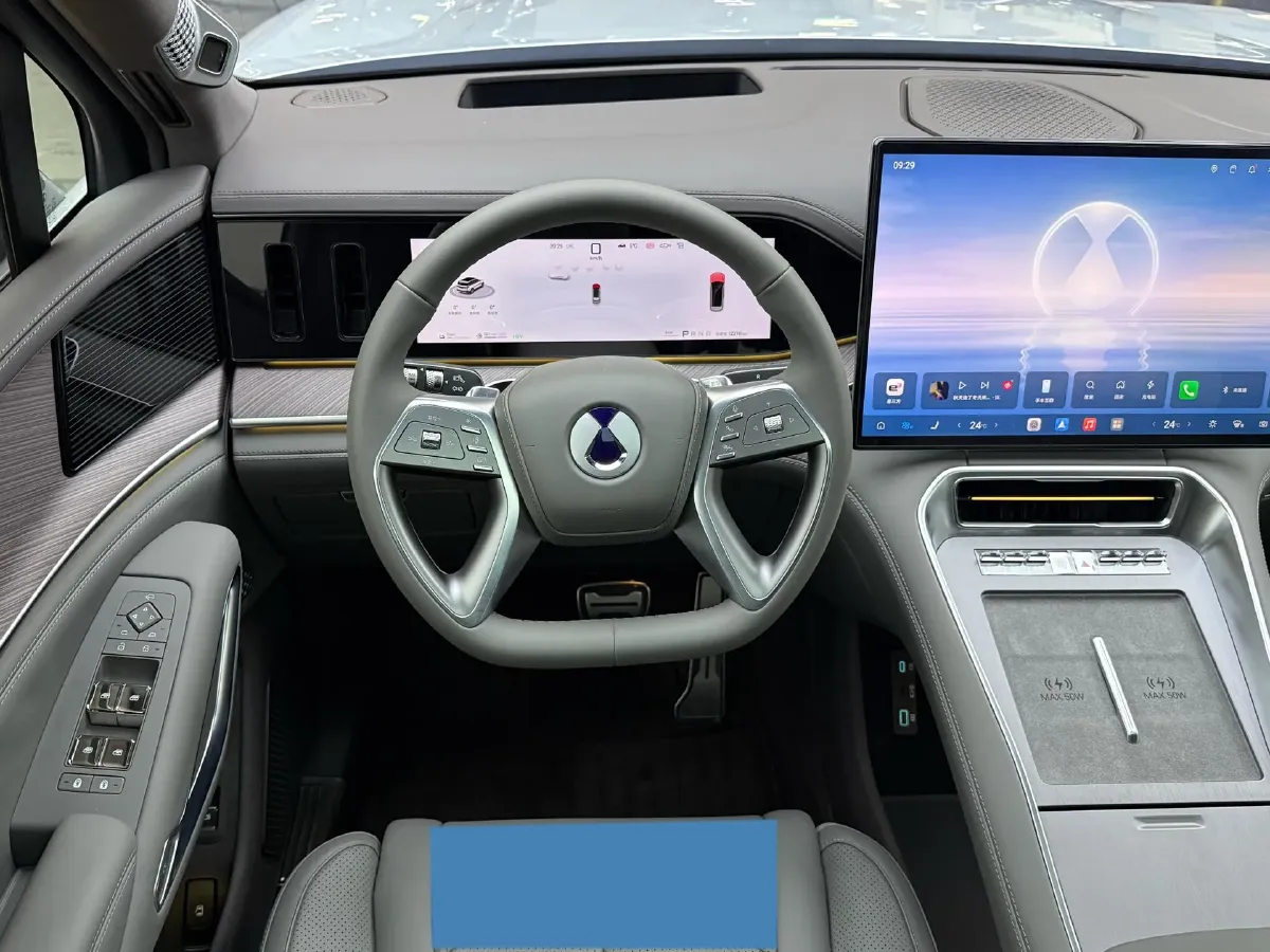 2025 Denza DenzaN9 2.0T 207HP L4 E-CVT PHEV,autocango,china used car exporter,china ev exporter,chinese used car exporter,chinese used ev exporter