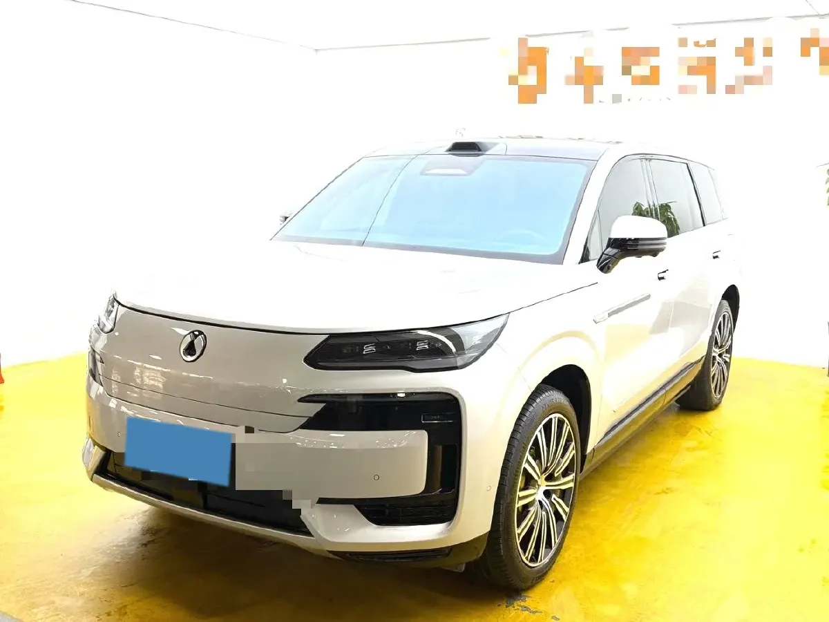 2025 Denza DenzaN9 2.0T 207HP L4 E-CVT PHEV,autocango,china used car exporter,china ev exporter,chinese used car exporter,chinese used ev exporter