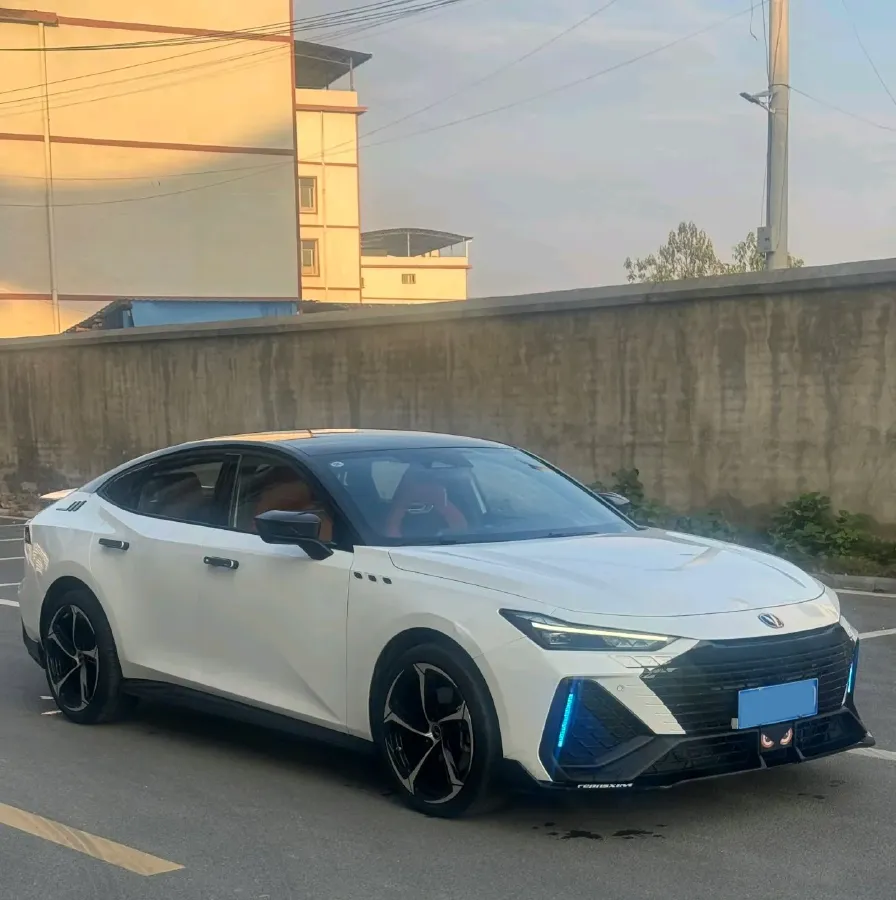 2024 ChangAn UNI-V 1.5T 188HP L4 7DCT,autocango,china used car exporter,china ev exporter,chinese used car exporter,chinese used ev exporter