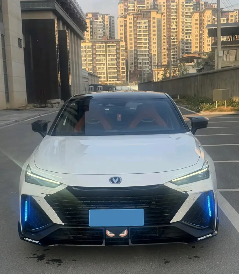 2024 ChangAn UNI-V 1.5T 188HP L4 7DCT,autocango,china used car exporter,china ev exporter,chinese used car exporter,chinese used ev exporter