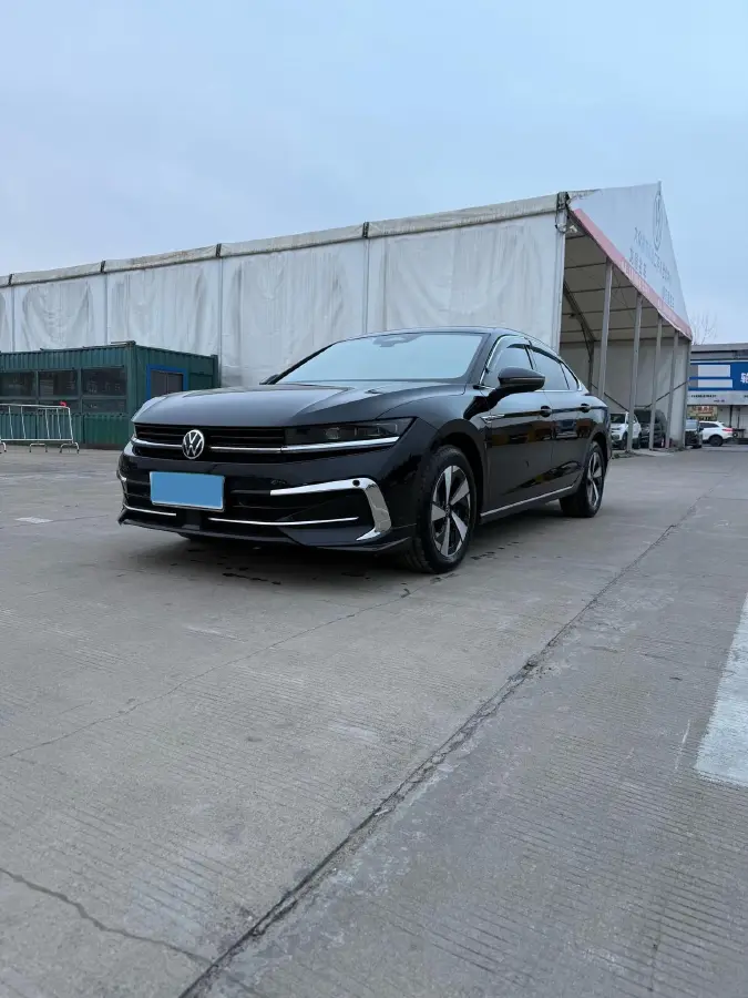 2024 Volkswagen Magotan 2.0T 220HP L4 7DCT