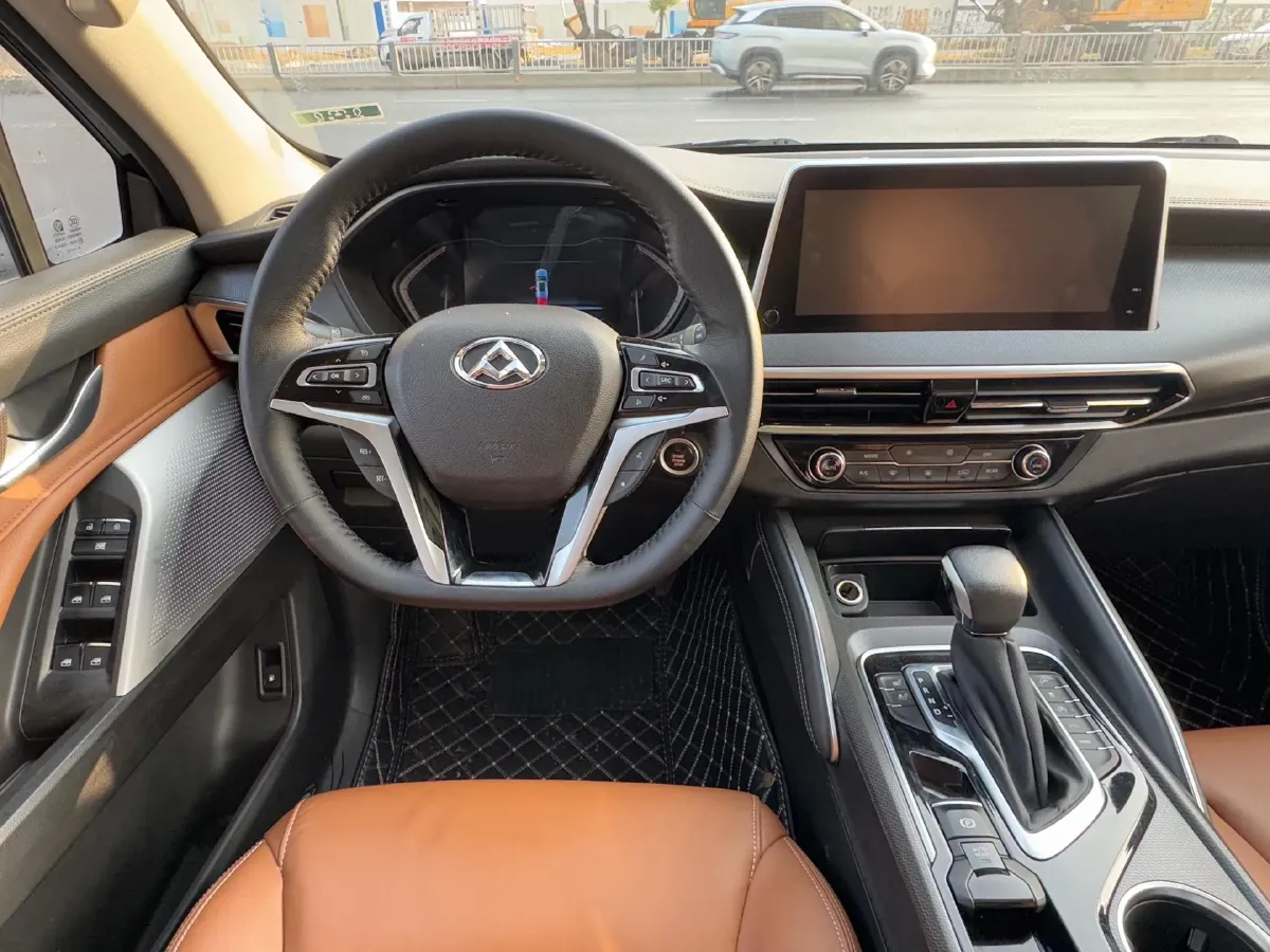 2017 MAXUS D90 2.0T 224HP L4 6AT,autocango,china used car exporter,china ev exporter,chinese used car exporter,chinese used ev exporter