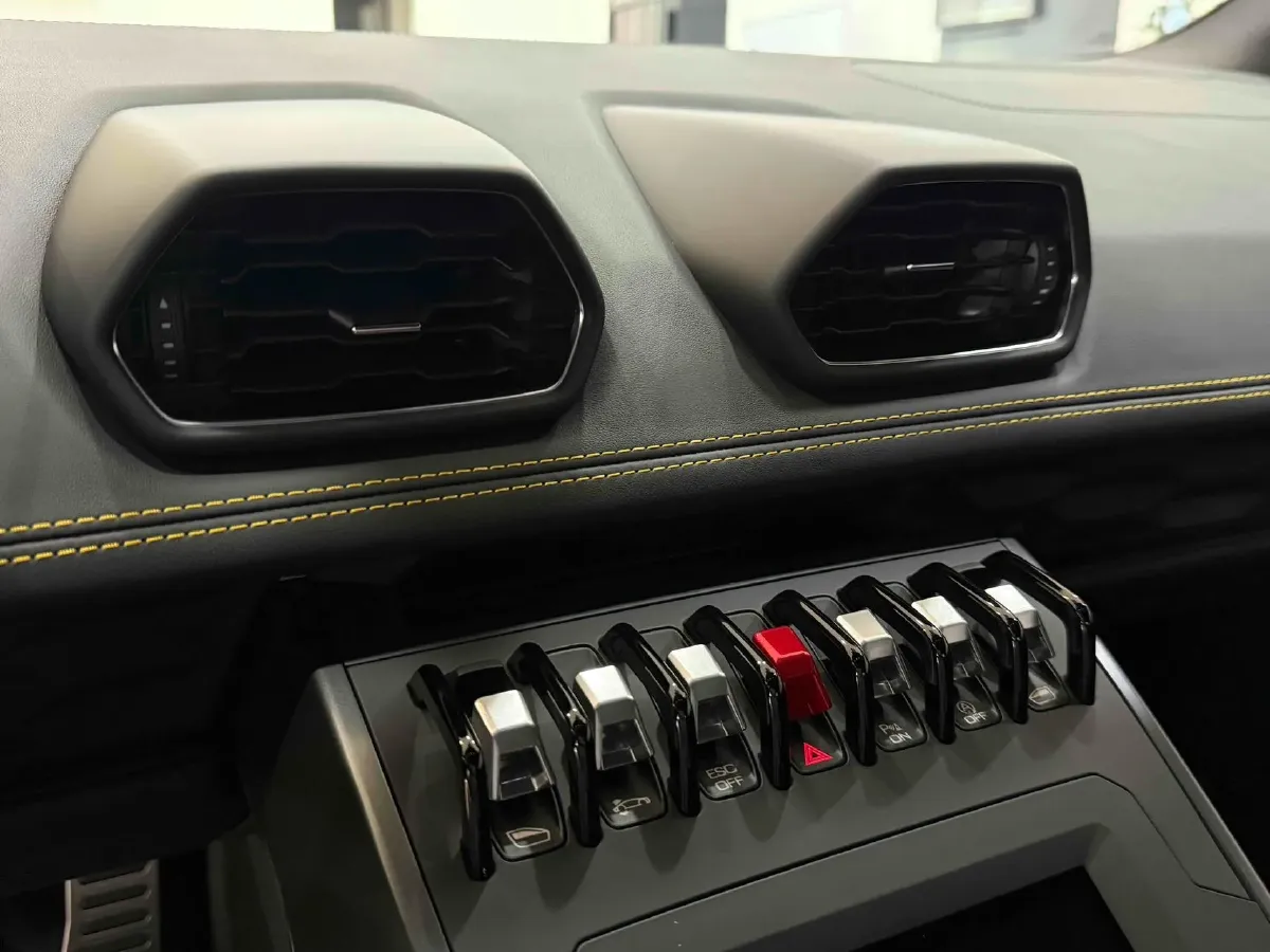 2020 Lamborghini Huracán 5.2L 611HP V10 7DCT,autocango,china used car exporter,china ev exporter,chinese used car exporter,chinese used ev exporter