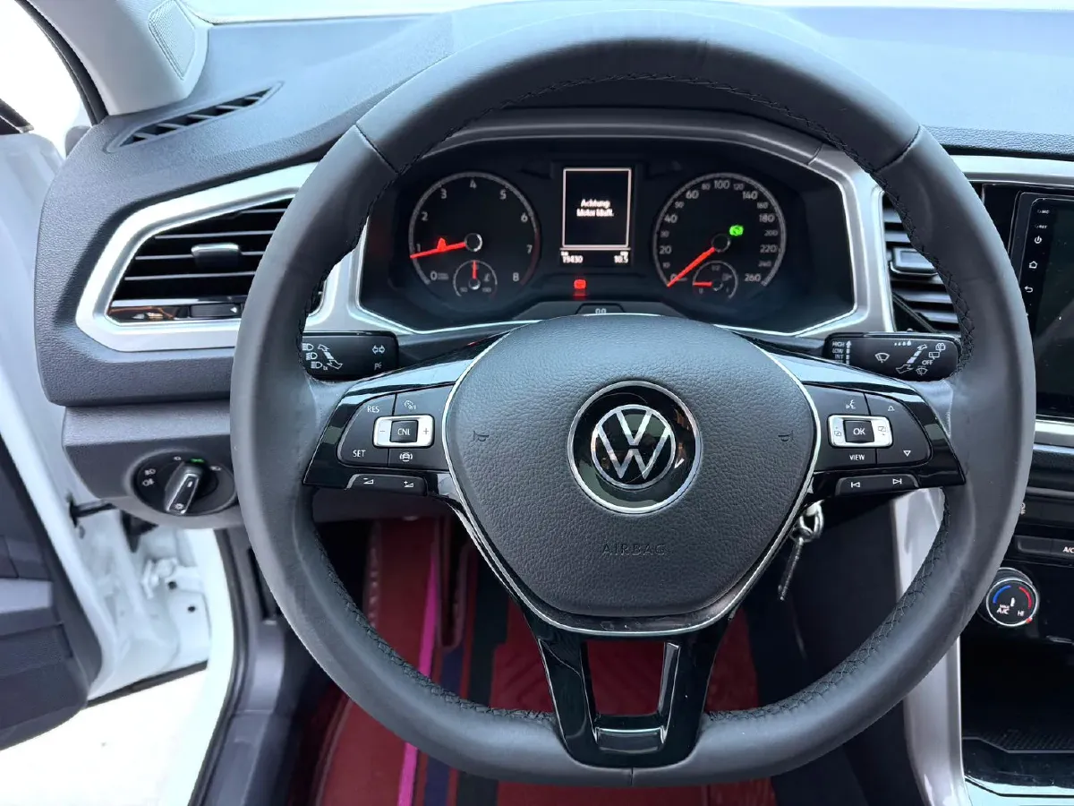 2021 Volkswagen T-Roc 1.4T 150HP L4 7DCT,autocango,china used car exporter,china ev exporter,chinese used car exporter,chinese used ev exporter