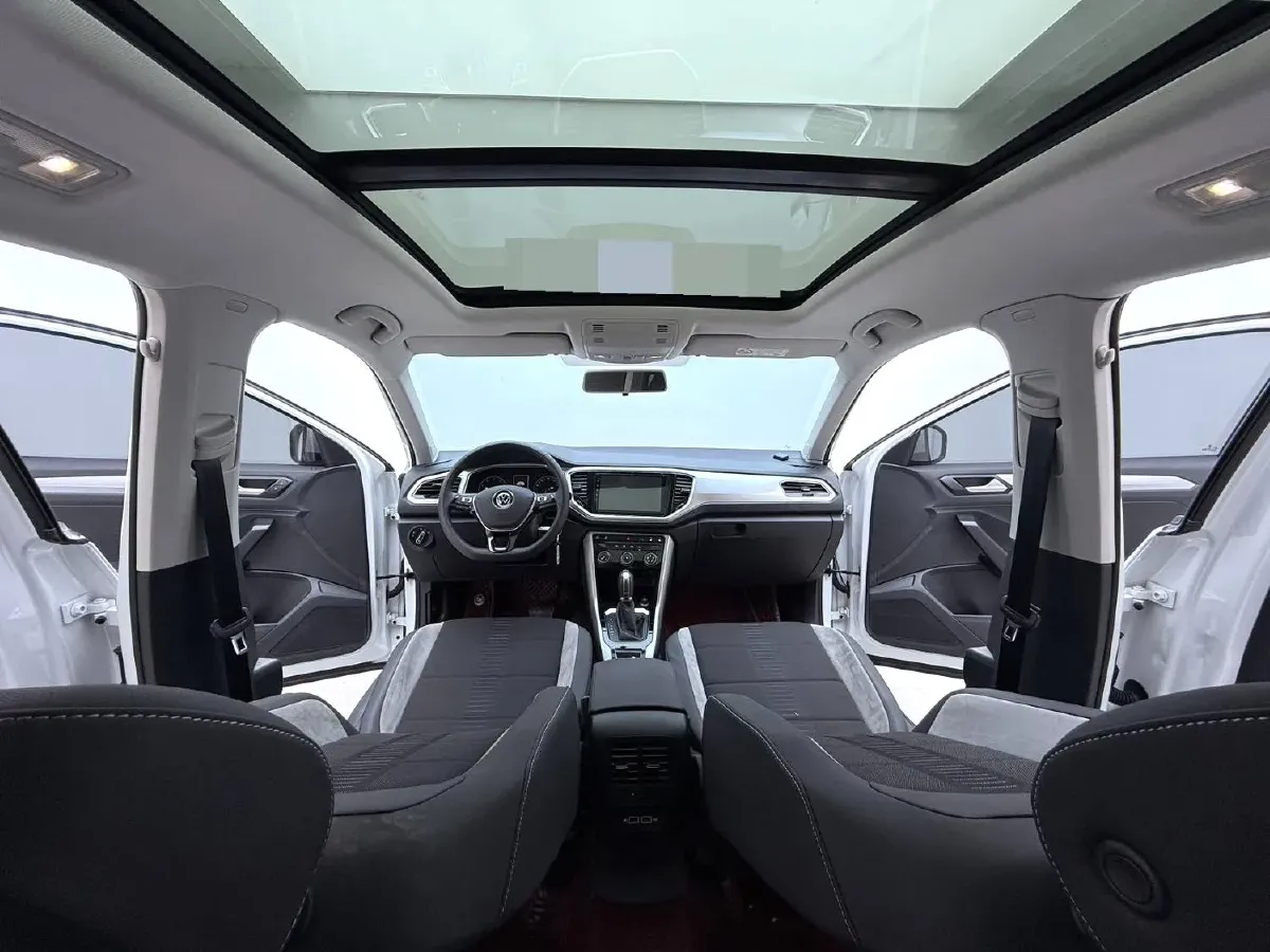 2021 Volkswagen T-Roc 1.4T 150HP L4 7DCT,autocango,china used car exporter,china ev exporter,chinese used car exporter,chinese used ev exporter