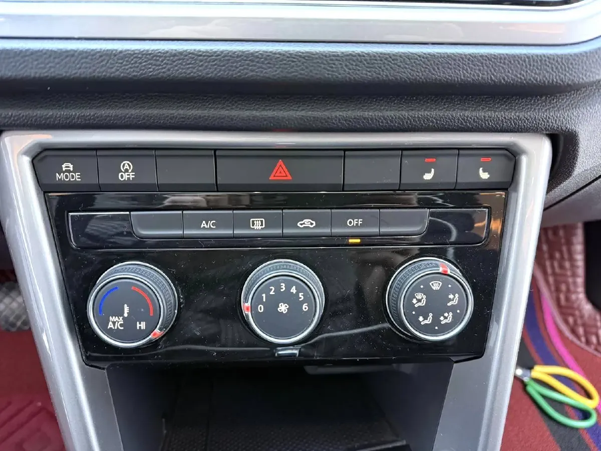 2021 Volkswagen T-Roc 1.4T 150HP L4 7DCT,autocango,china used car exporter,china ev exporter,chinese used car exporter,chinese used ev exporter