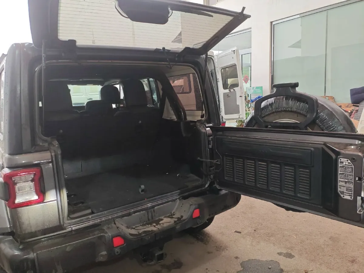 2019 Jeep Wrangler 2.0T 266HP L4 8AT,autocango,china used car exporter,china ev exporter,chinese used car exporter,chinese used ev exporter