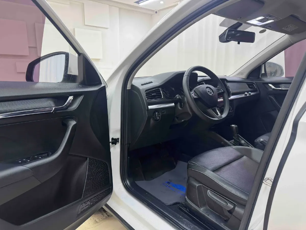 2021 Skoda Kamiq 1.5L 112HP L4 6AT,autocango,china used car exporter,china ev exporter,chinese used car exporter,chinese used ev exporter