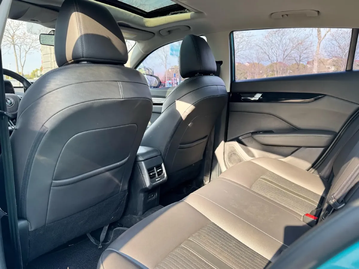 2020 DongFeng Aeolus YiXuan 1.5T 150HP L4 6DCT,autocango,china used car exporter,china ev exporter,chinese used car exporter,chinese used ev exporter