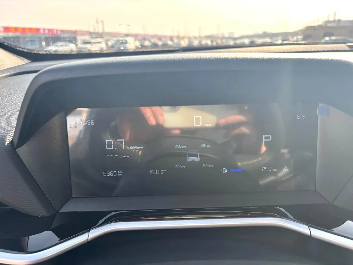 2025 Geely Coolray 1.5T 181HP L4 7DCT,autocango,china used car exporter,china ev exporter,chinese used car exporter,chinese used ev exporter