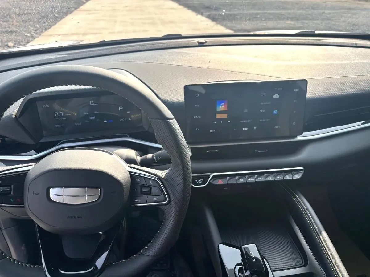 2025 Geely Coolray 1.5T 181HP L4 7DCT,autocango,china used car exporter,china ev exporter,chinese used car exporter,chinese used ev exporter