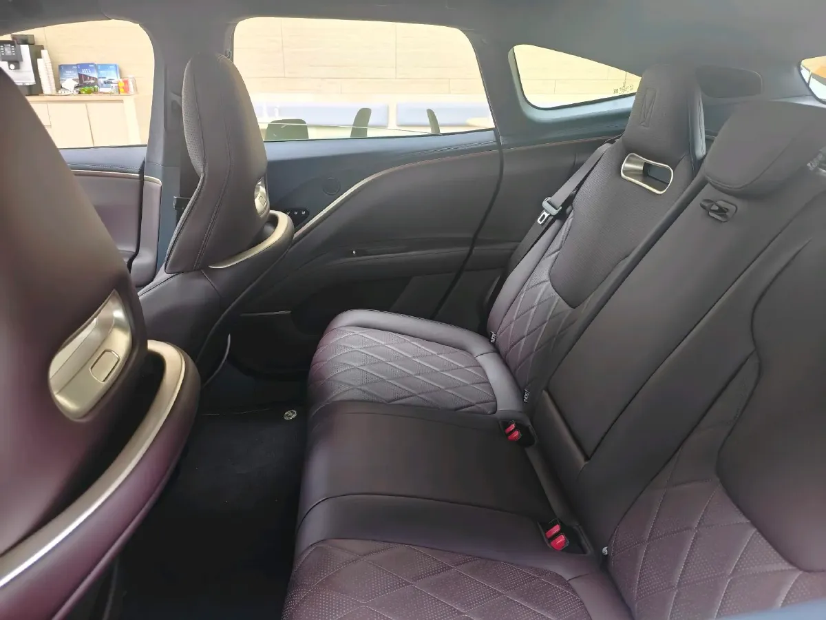 2025 Avatr 11 1.5T 156HP L4 REEV,autocango,china used car exporter,china ev exporter,chinese used car exporter,chinese used ev exporter