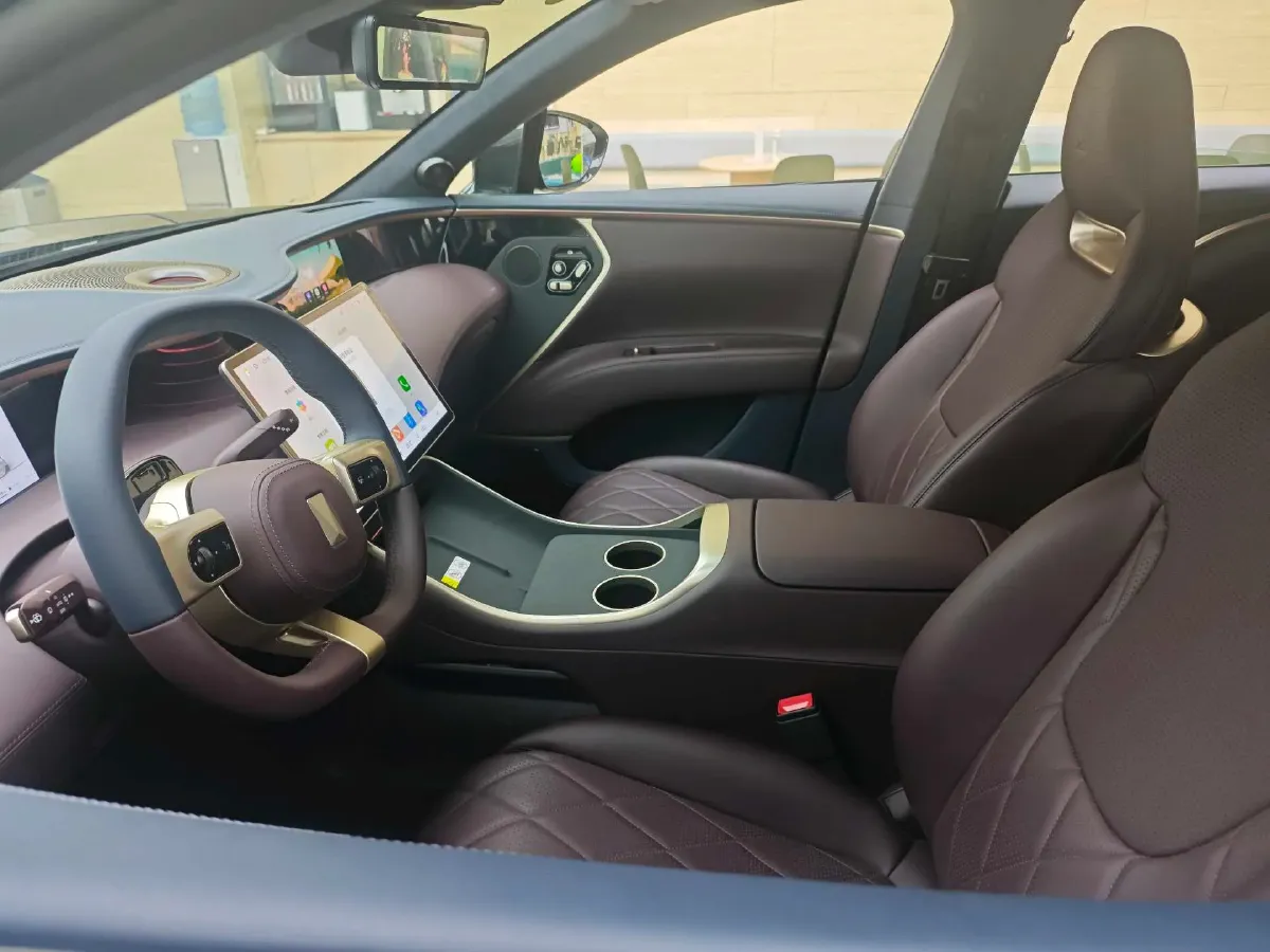 2025 Avatr 11 1.5T 156HP L4 REEV,autocango,china used car exporter,china ev exporter,chinese used car exporter,chinese used ev exporter