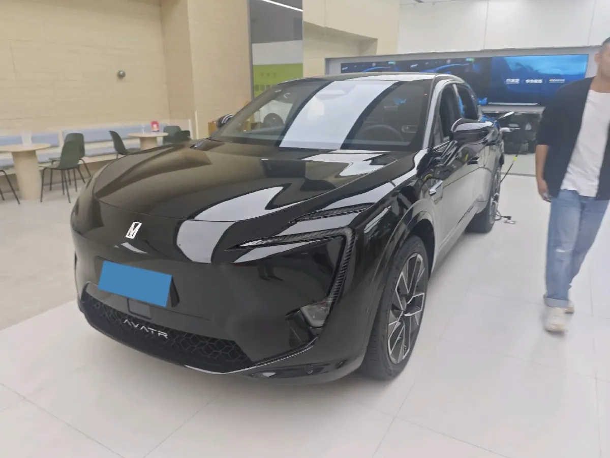 2025 Avatr 11 1.5T 156HP L4 REEV,autocango,china used car exporter,china ev exporter,chinese used car exporter,chinese used ev exporter